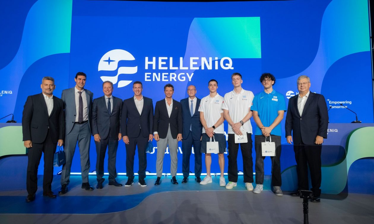 Βραβεύσεις Αριστούχων Μαθητών από τη HELLENiQ ENERGY στην Ελλάδα