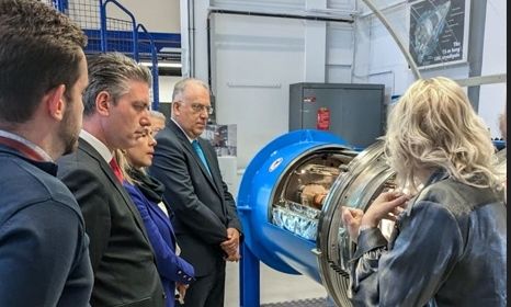 Επίσκεψη του Υπουργού Ανάπτυξης στο CERN και η Στήριξη της Ελλάδας στην Πυρηνική Έρευνα